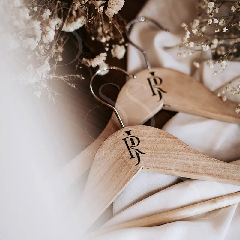 Cintre Robe Mariée Initiales Gravées