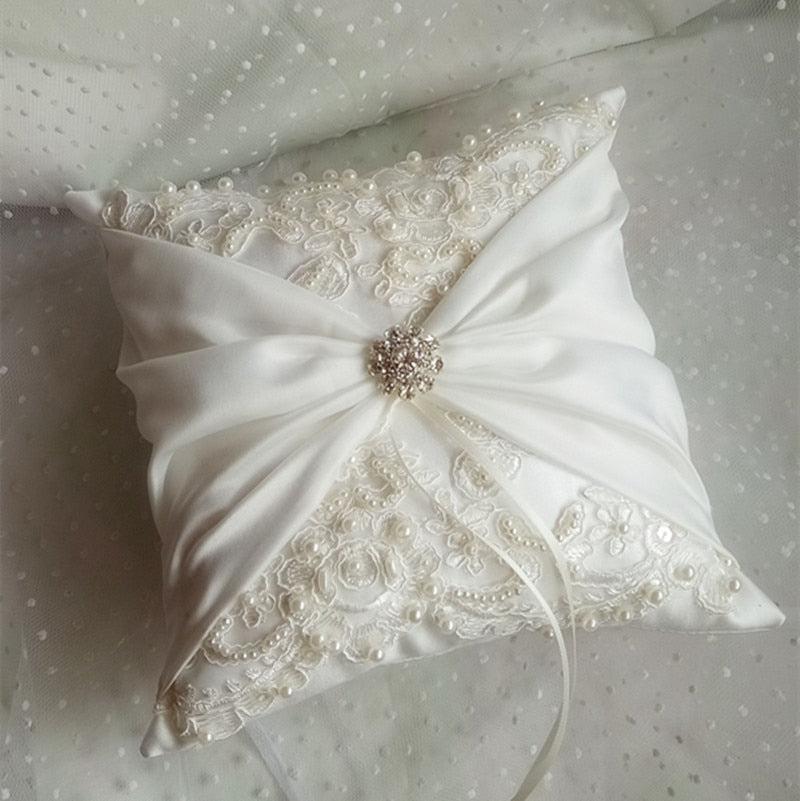 Coussin alliance dentelle blanc