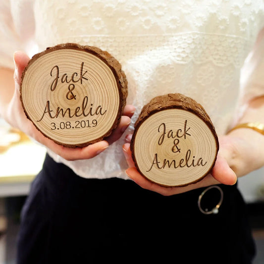 Porte-alliance en bois naturel gravé, guide complet pour mariage