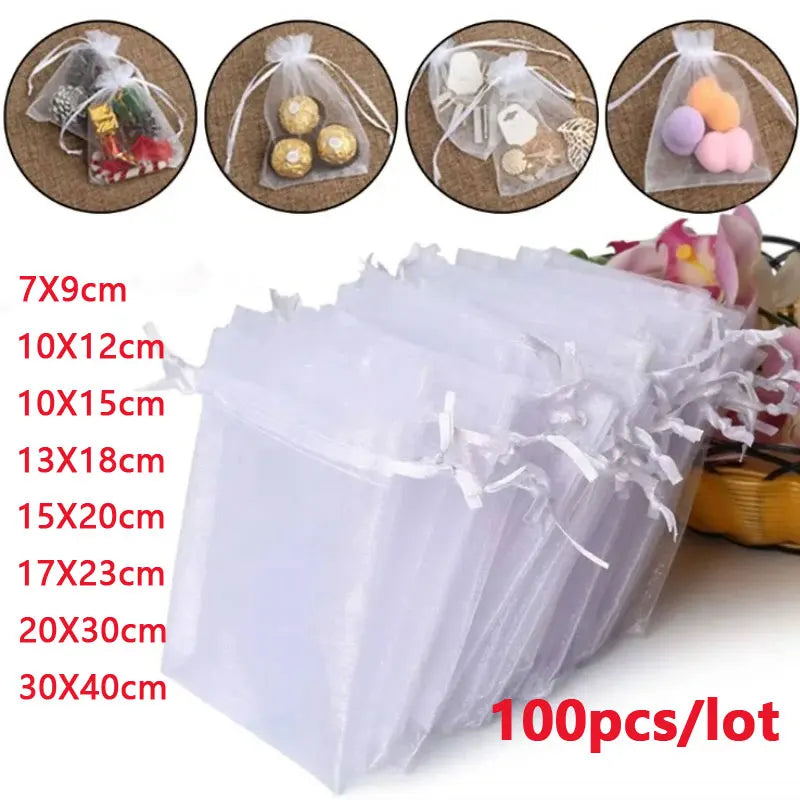 Cadeaux invités mariage : sachets organza et boîtes