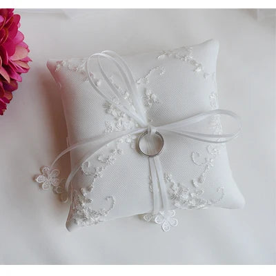 Coussin d'Alliance Dentelle et Broderie