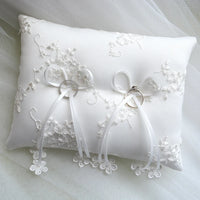 Coussin d'Alliance Dentelle et Broderie