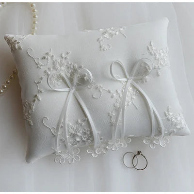 Coussin d'Alliance Dentelle et Broderie