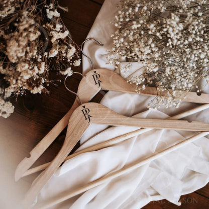 Cintre Robe Mariée Initiales Gravées