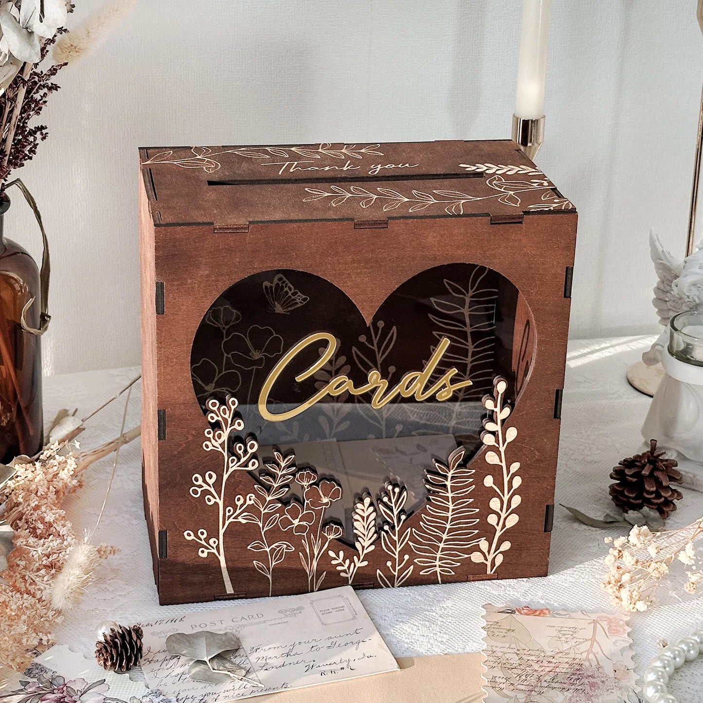 Urne mariage bois cœur et fleurs gravées