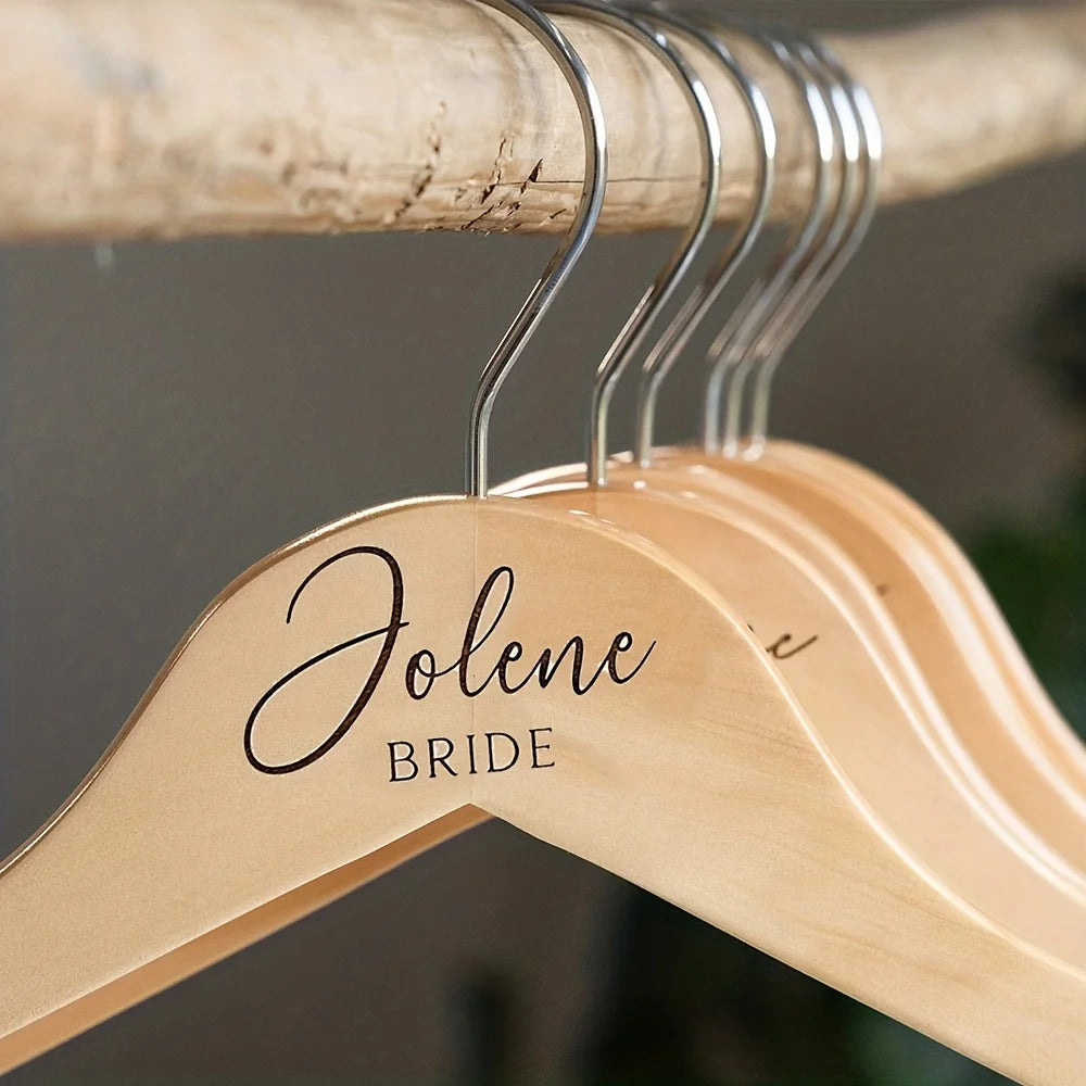 Cintre en Bois Personnalisé Mariage