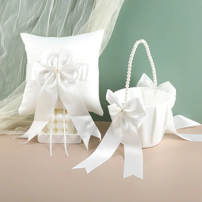 Coussin alliances satin blanc et panier — vue 7