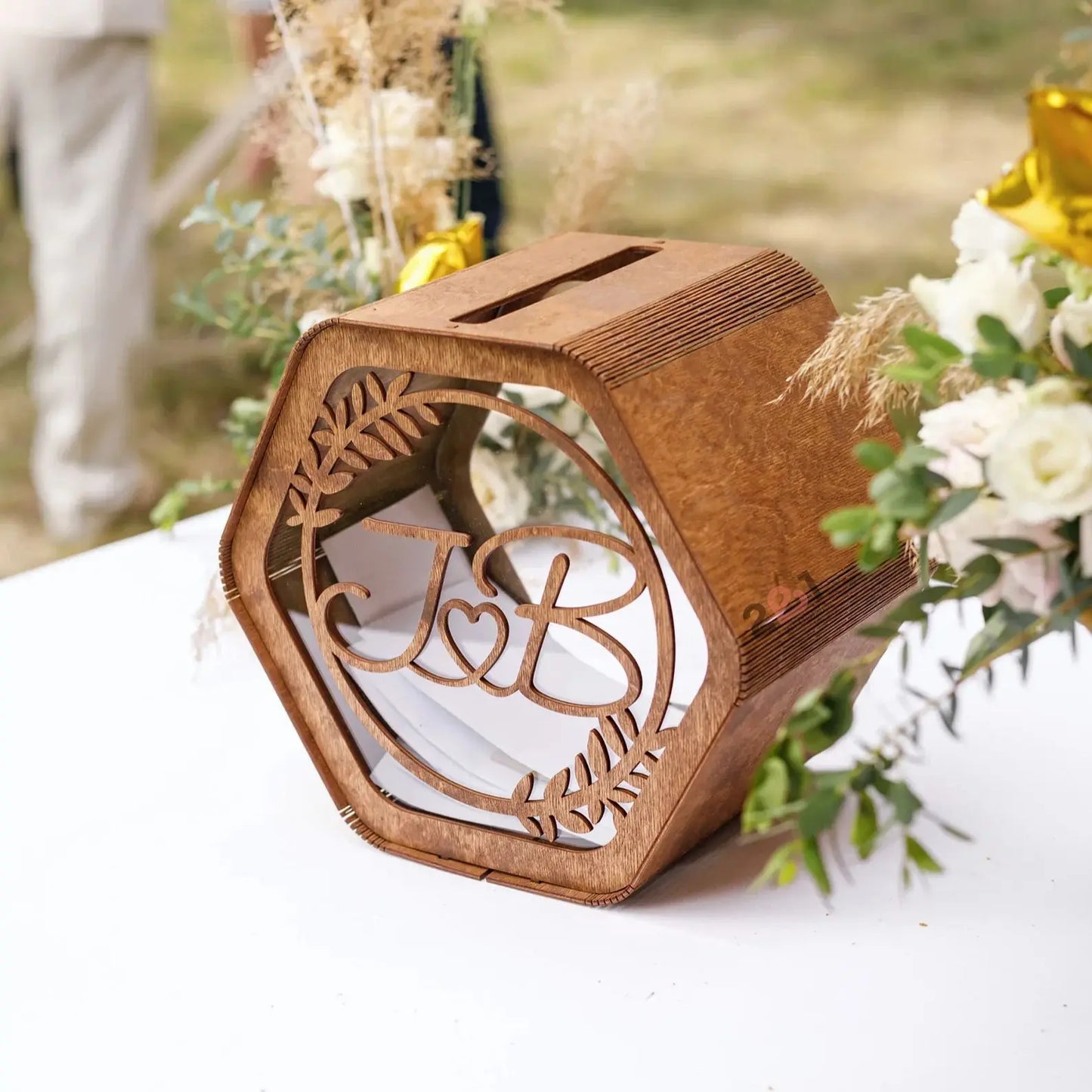 Urne Mariage Personnalisée Hexagone en Bois