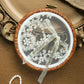 Porte alliance blanc perles et fleurs