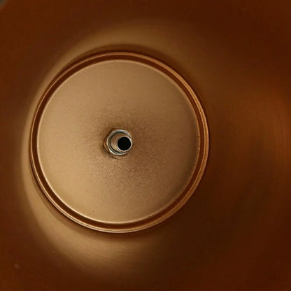 Grand vase doré en fer — vue 2