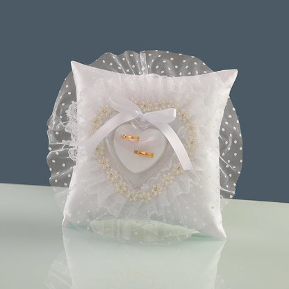 Coussin alliances cœur transparent et dentelle