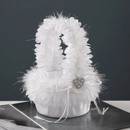 Panier fille d'honneur à plumes blanches