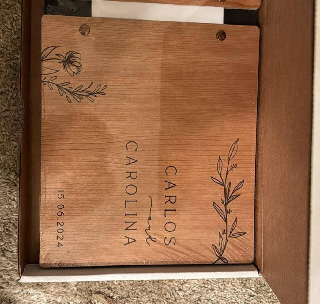 Livre d'or mariage bois gravé et personnalisé