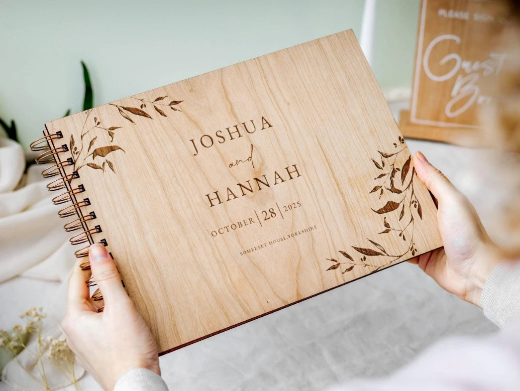 Livre d'Or Mariage Bois Gravé Feuillage — vue 4