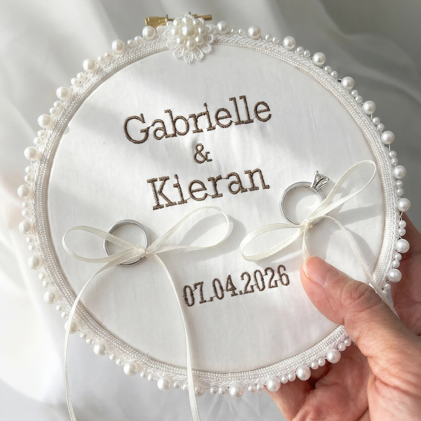 Porte alliance mariage brodé personnalisé