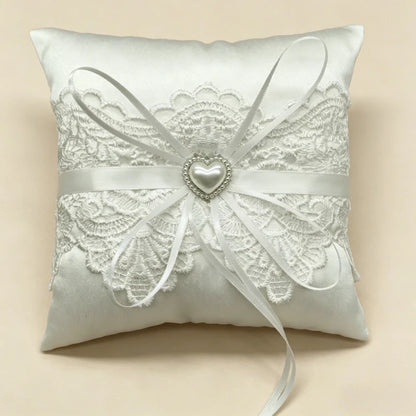 Coussin alliance blanc dentelle perles