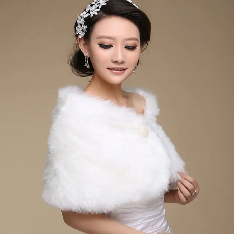 Étole mariée fourrure blanche perles