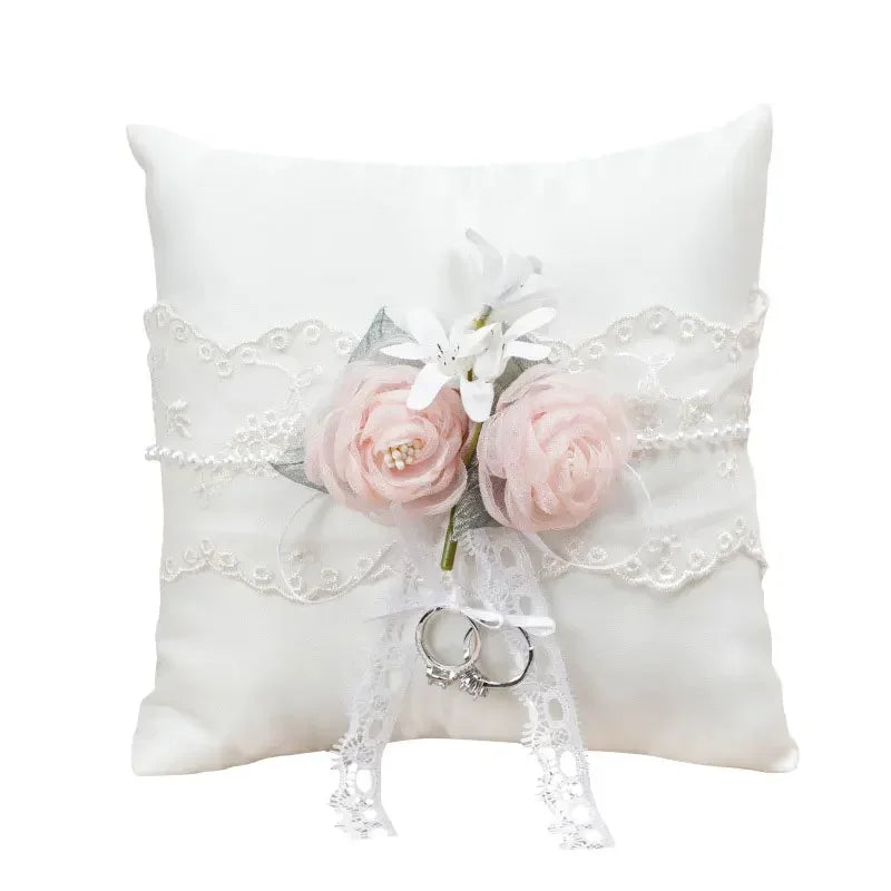 Coussin alliance perles et ruban