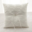 Coussin alliances dentelle et rubans satin