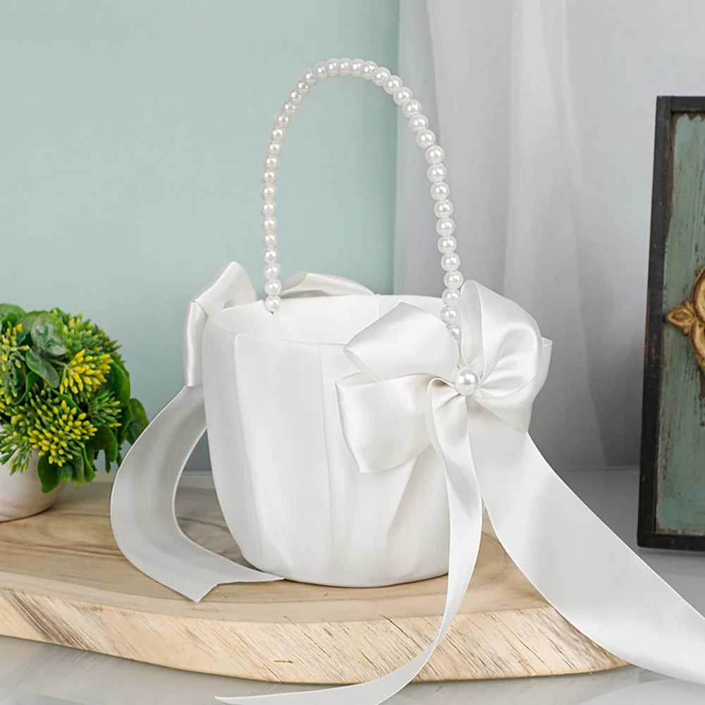 Coussin alliances satin blanc et panier — vue 8