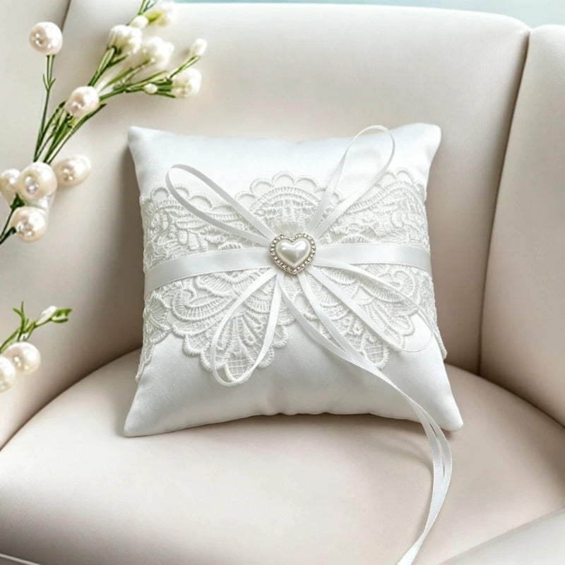 Coussin alliance blanc dentelle perles