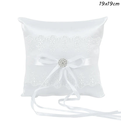 Coussin d'alliance dentelle blanche et nœud satin