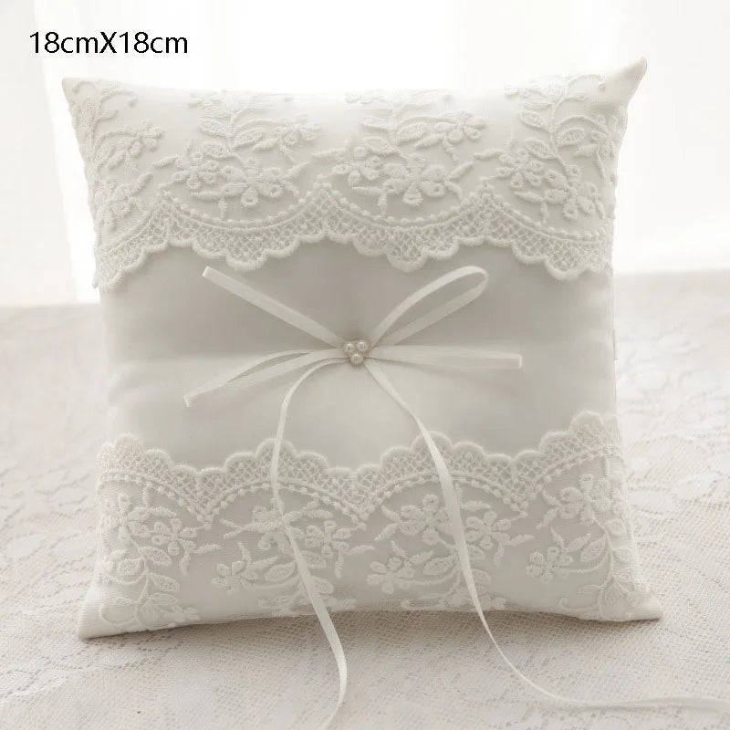 Coussin alliances dentelle et rubans satin — vue 5