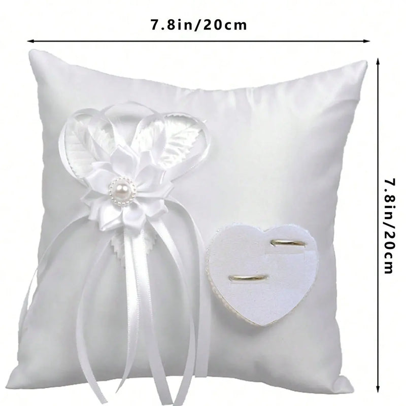 Coussin alliances blanc fleurs de camélia — vue 6