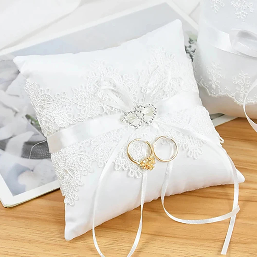 Coussin Alliance Dentelle et Strass