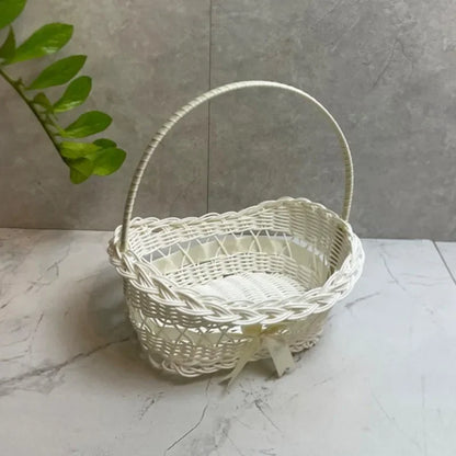 Panier à pétales mariage tressé blanc