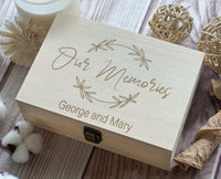 Boîte souvenir mariage bois gravée — vue 3