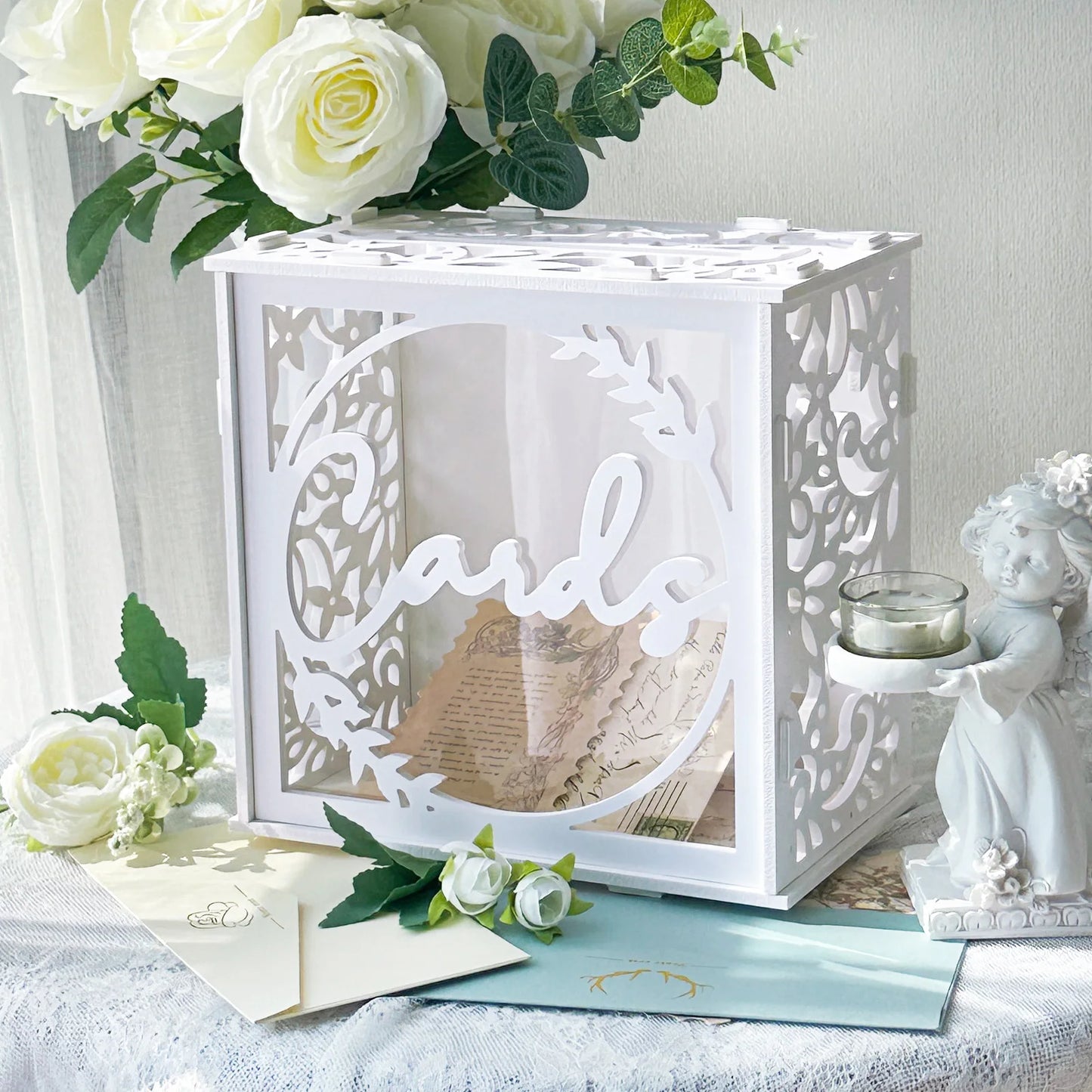 Urne mariage blanche ajourée à enveloppes