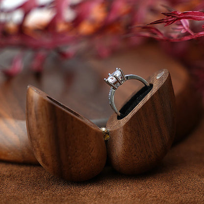 Boîte Alliance Mariage Cœur Noyer Personnalisée