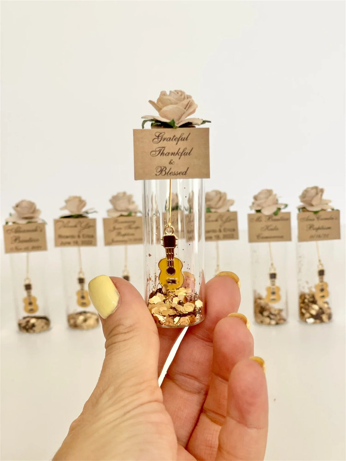 Cadeau invité mariage rose sous cloche — vue 16