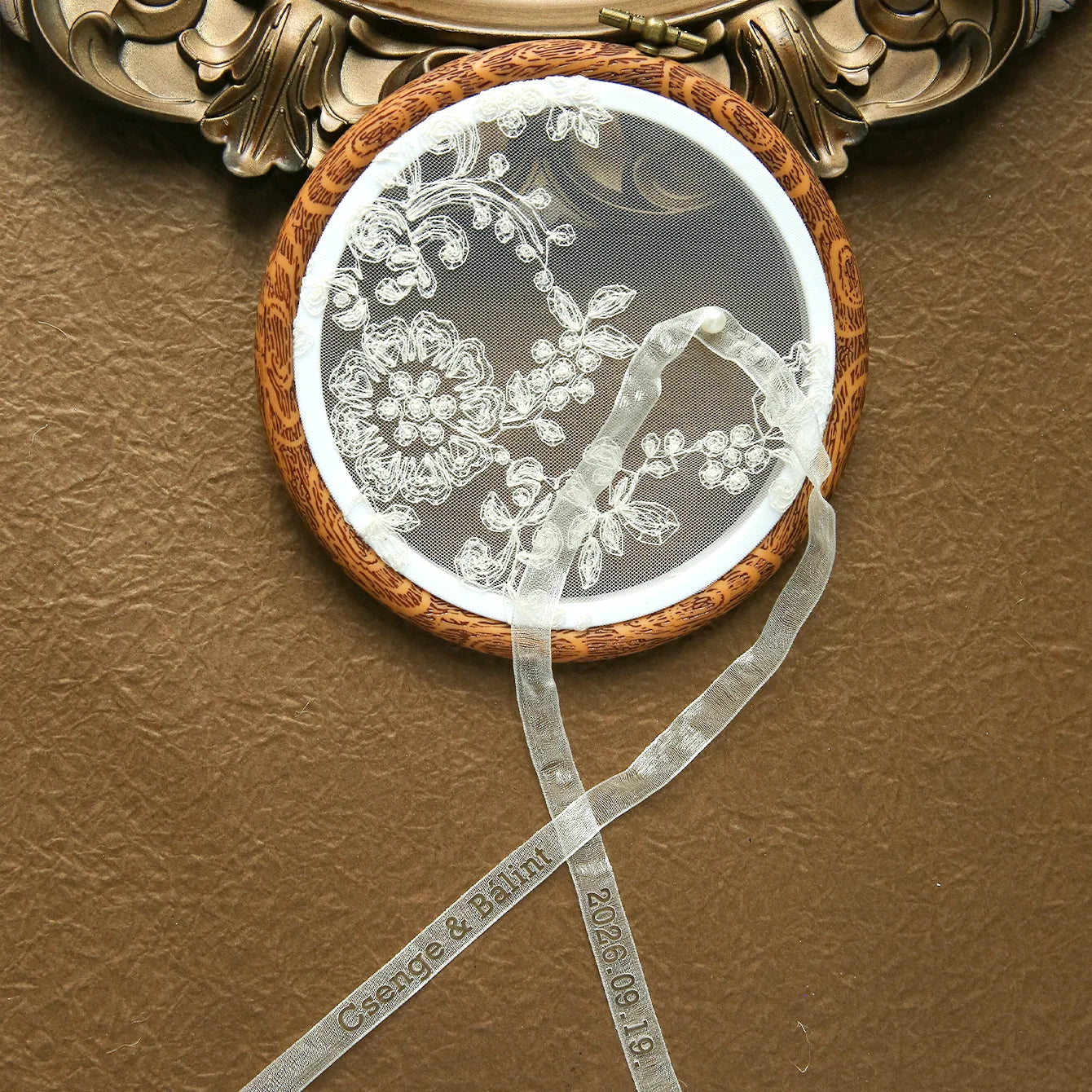 Porte alliance blanc perles et fleurs