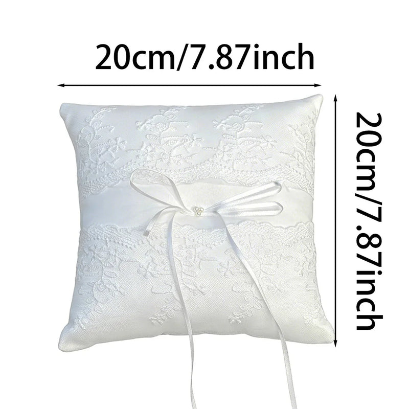 Coussin alliance dentelle florale nœud perlé — vue 5