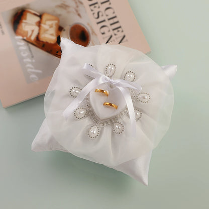 Bohemian Wedding Ring  Pillow  ，Artistic Touch for Free-Spirited Couples，Perfect for Outdoor Spring Weddings