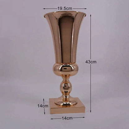 Grand vase doré en fer — vue 6