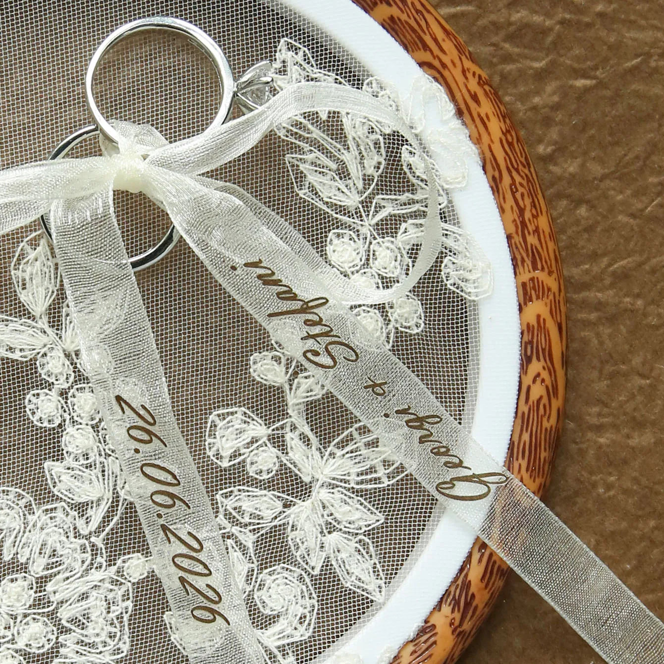 Porte alliance blanc perles et fleurs