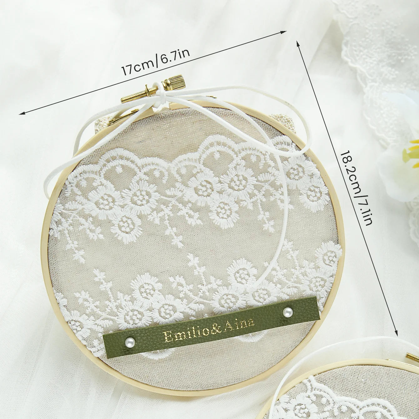 Coussin alliance monogramme doré tulle