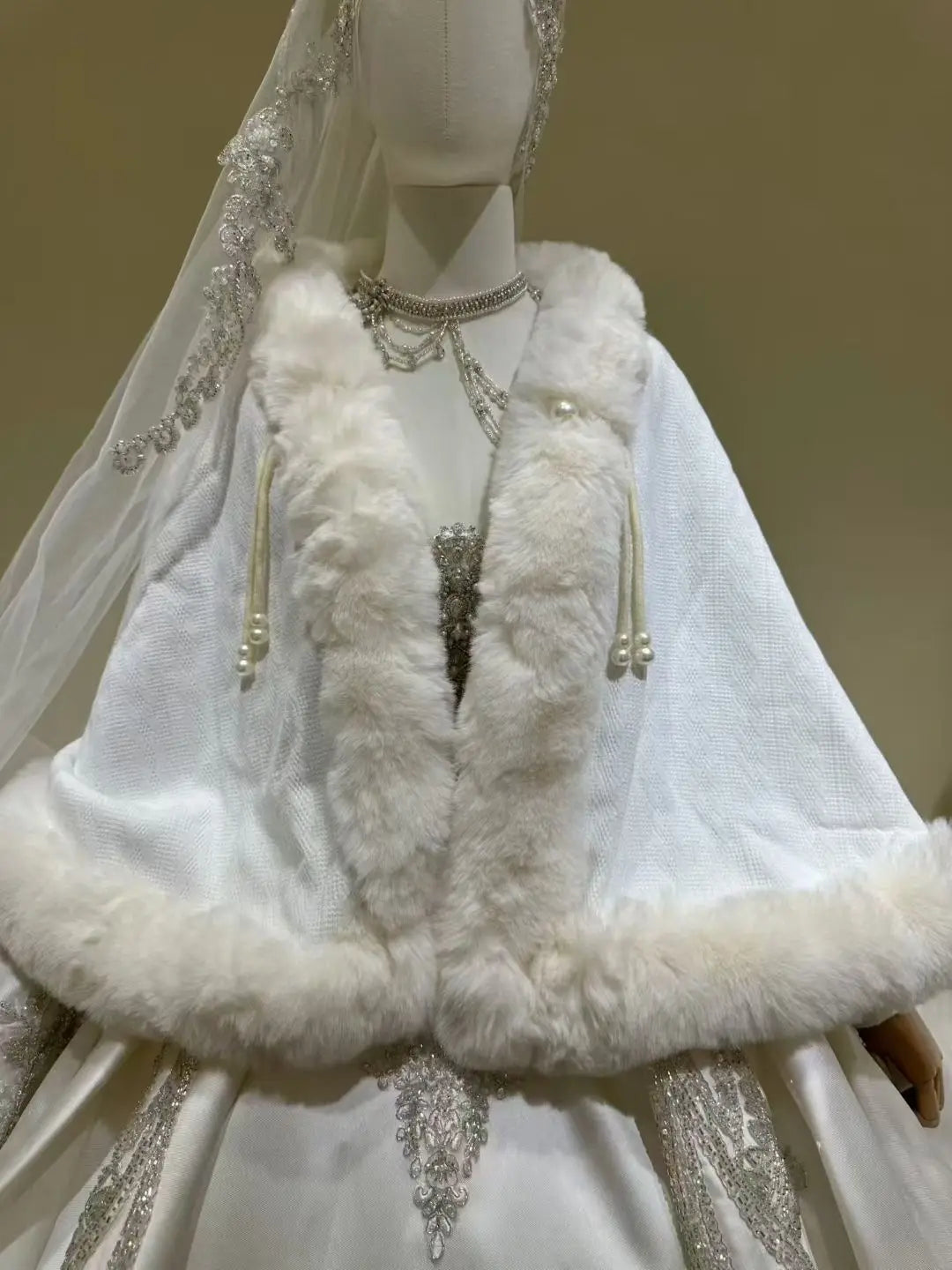 Cape et étole mariée d'hiver