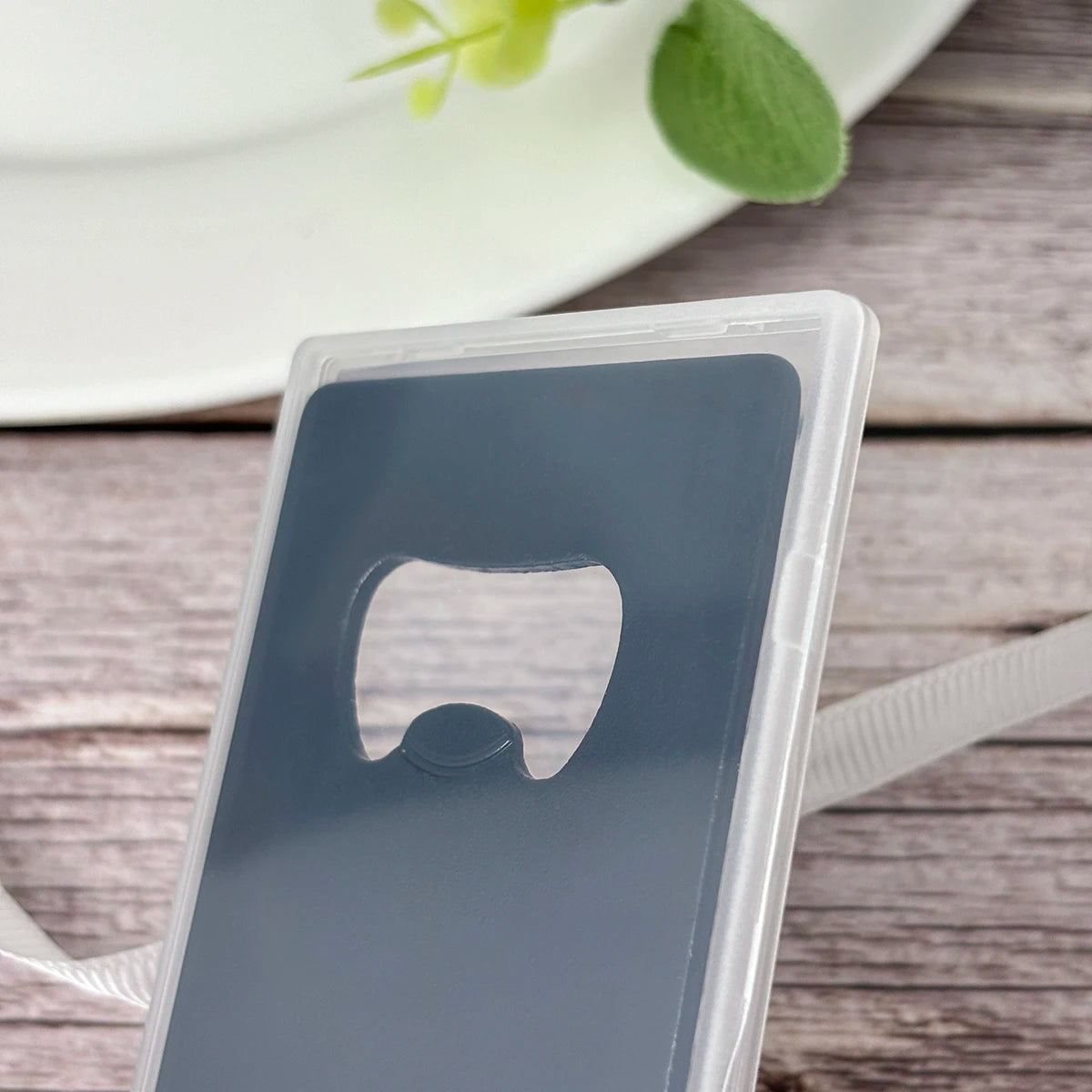 Décapsuleur carte métal personnalisé mariage — vue 3