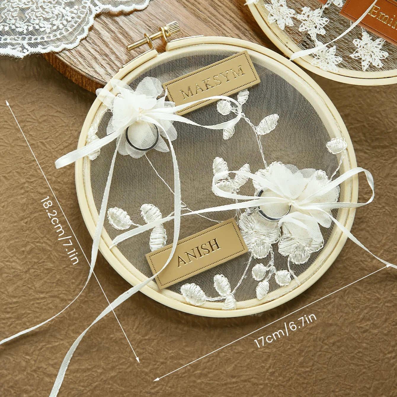 Coussin alliance rond dentelle et tulle