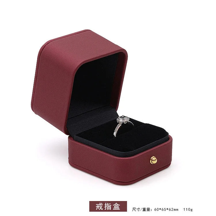 Écrin alliance cuir bordeaux fermoir doré — vue 13