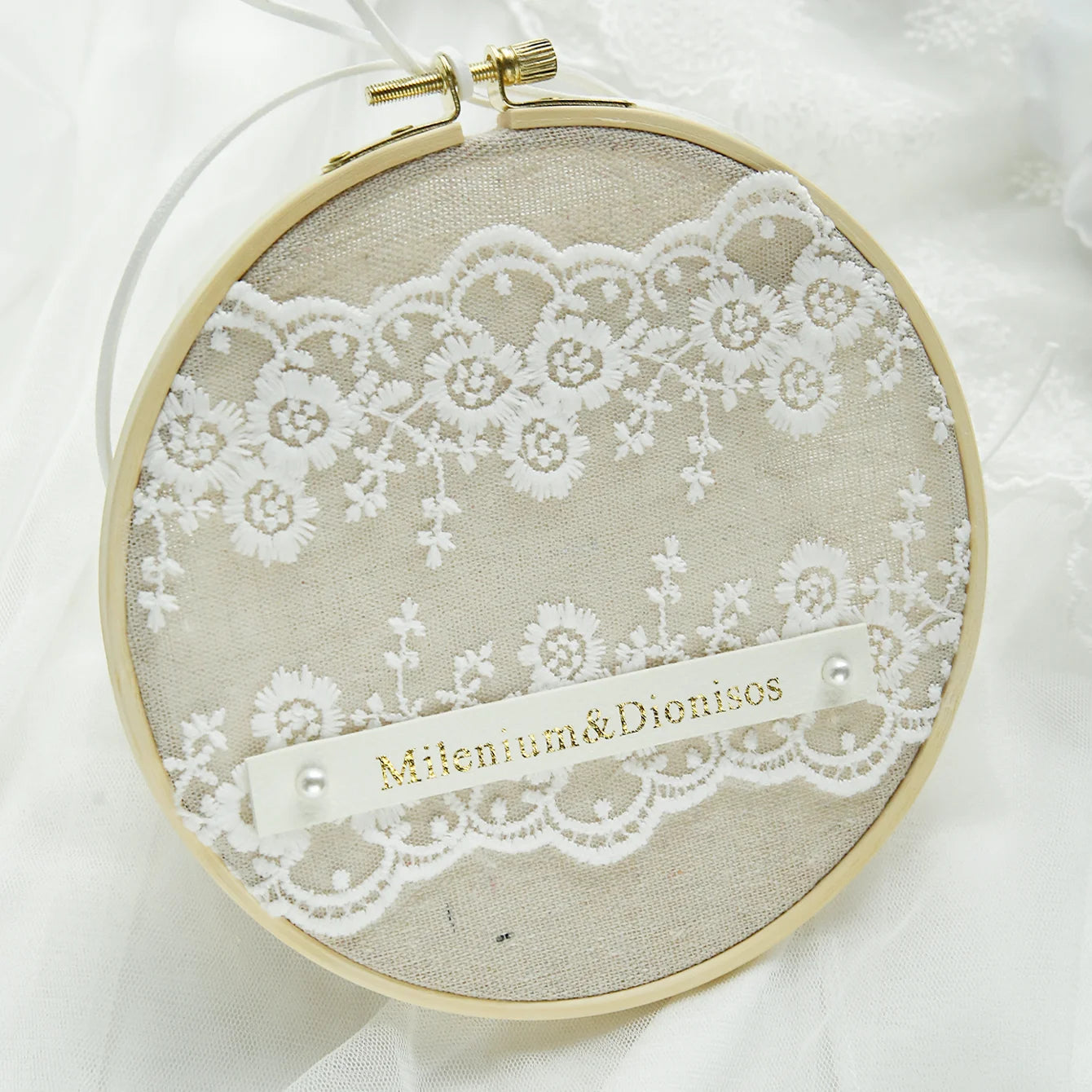Coussin alliance monogramme doré tulle
