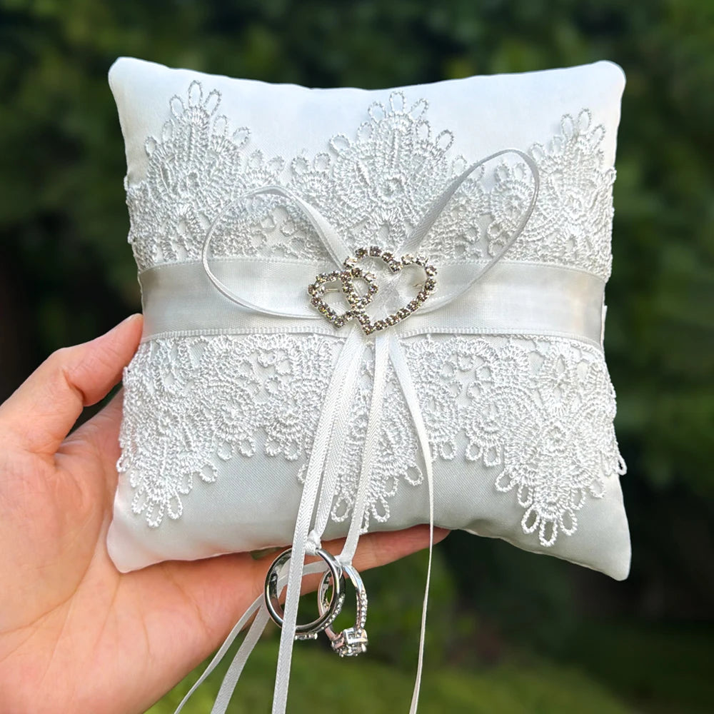 Coussin Alliance Dentelle et Strass