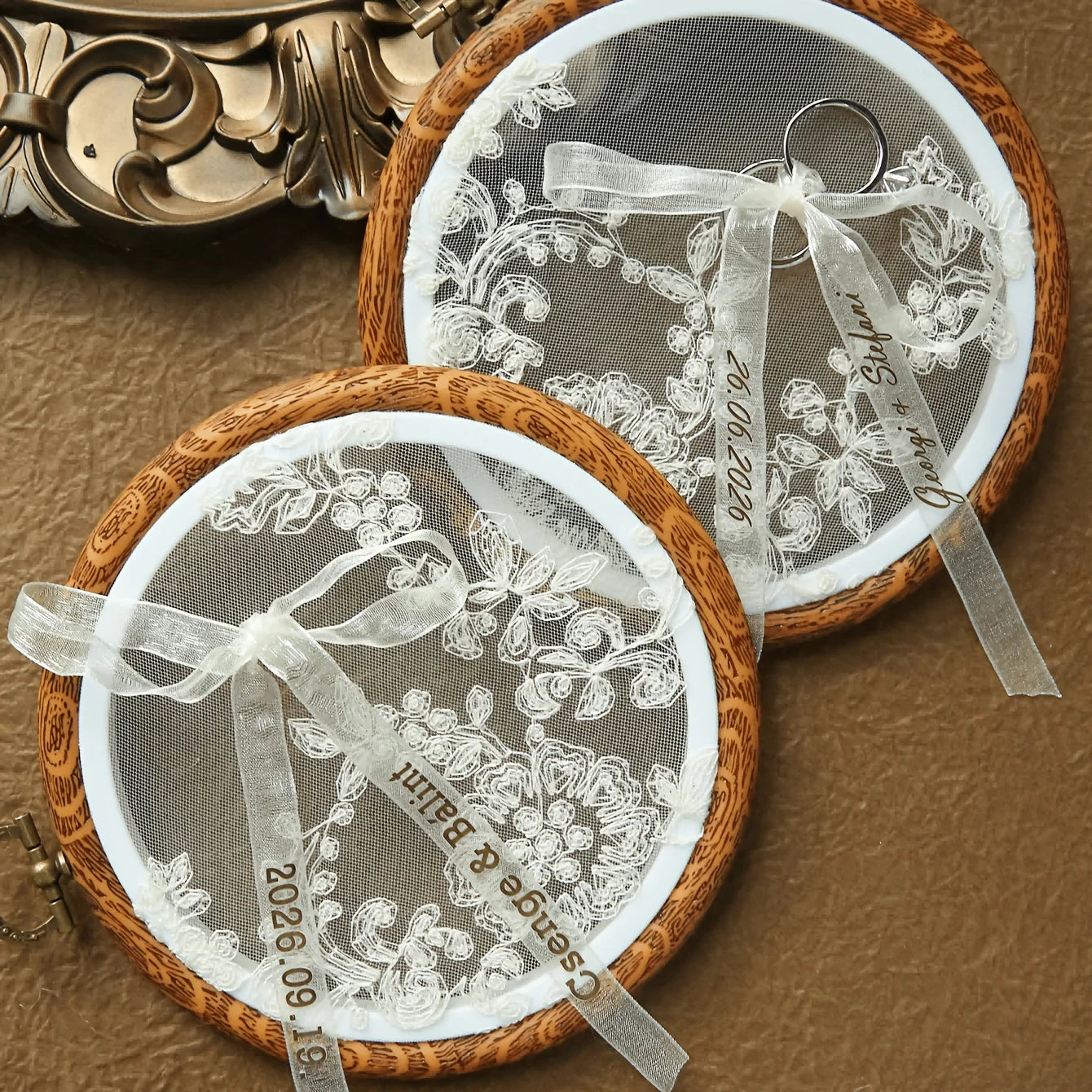 Porte alliance blanc perles et fleurs