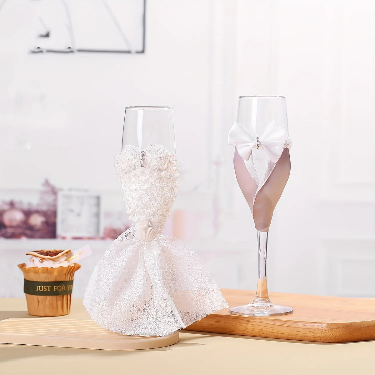 Flûtes champagne mariage robe et costume — vue 3