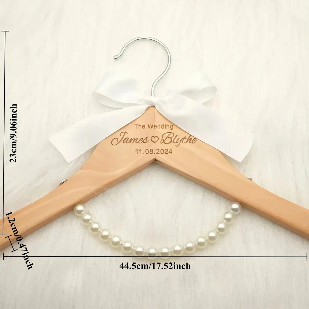 Cintre en Bois Personnalisé Mariage