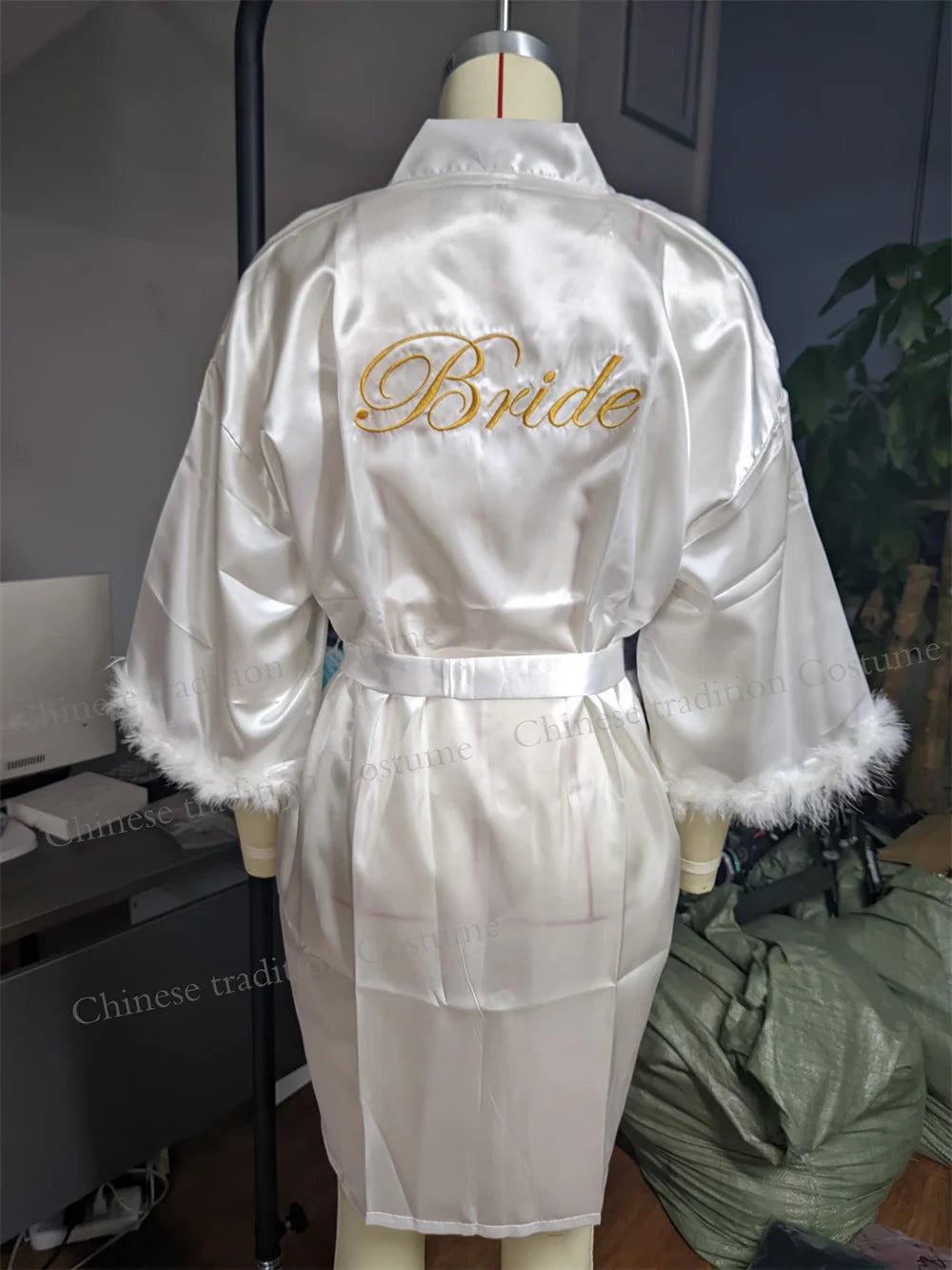 Peignoir Mariée Court Satin Plumes
